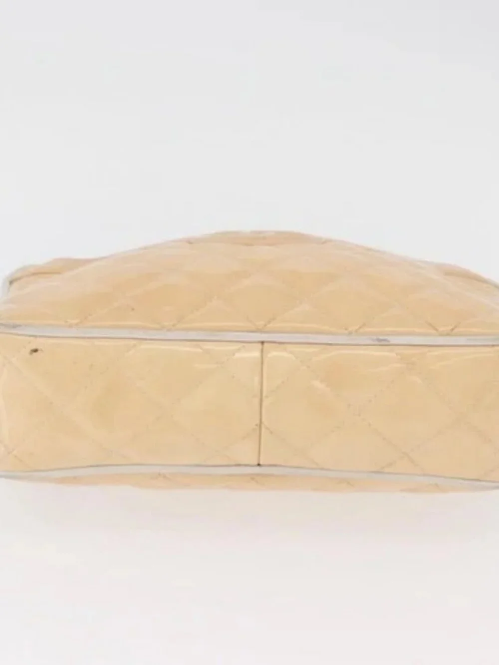 CHANEL Matelasse Chain Shoulder Bag Patent Leather Ivory Gold CC Auth BA13017